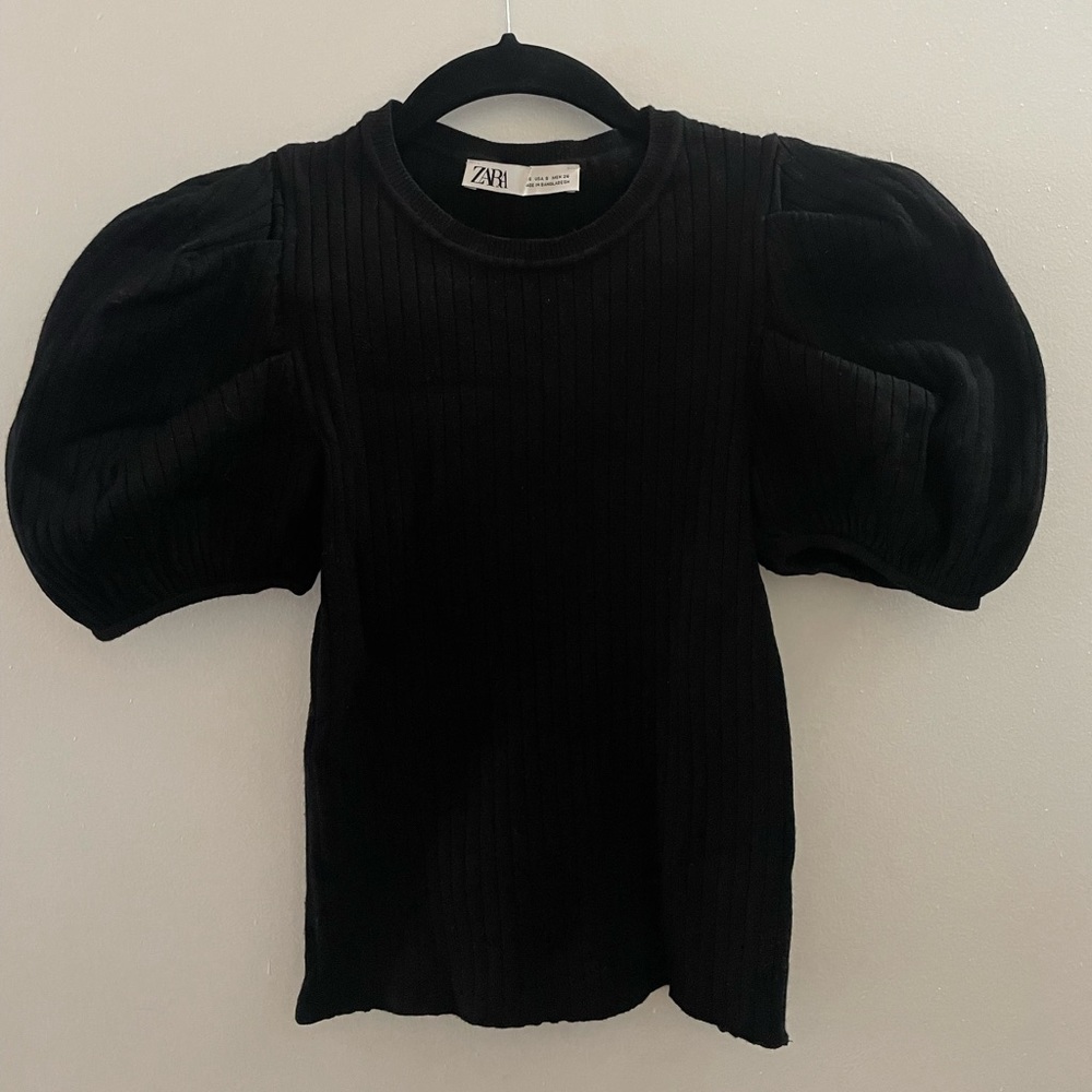 Balloon sleeve Zara top